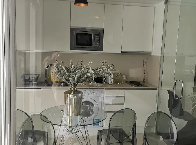 Downtown Free Parking Apartment *
