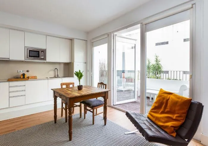 Downtown Free Parking Apartment