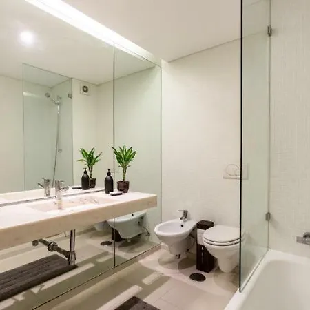 Downtown Free Parking Apartment *