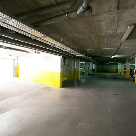 Downtown Free Parking Apartment *